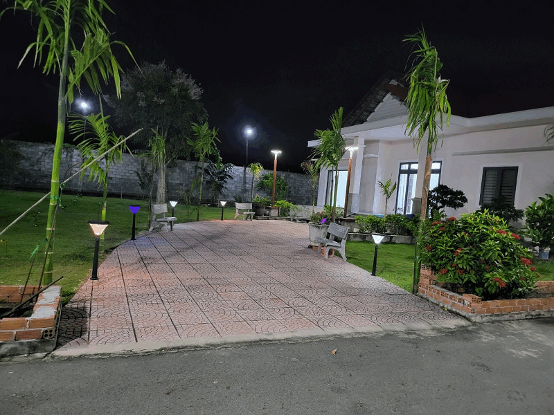 Solar garden light design to improve garden decoration