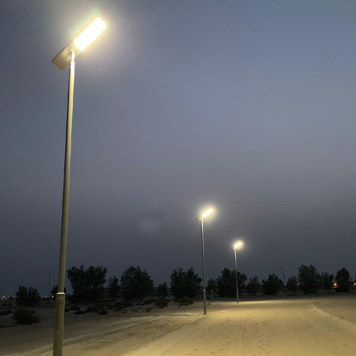 The battery life of solar streetlights and their power consumption in different modes (high brightne