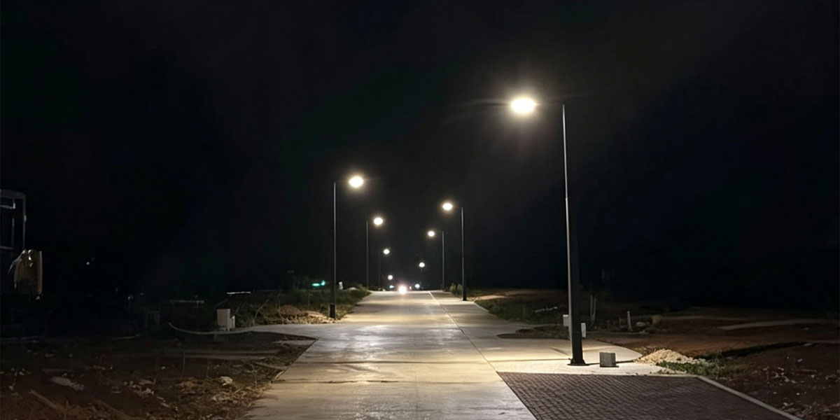 Southeast Asia Island Municipal Road Lighting Completed | Solway Vertical Solar Poles Power Low-Carb
