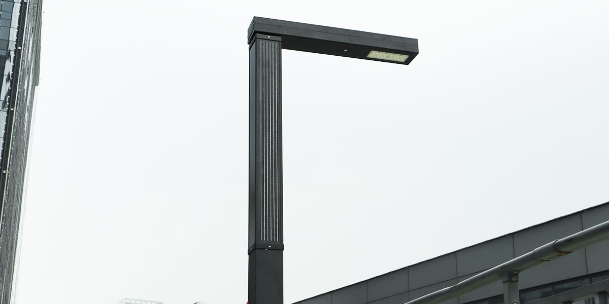 Southeast Asia Island Municipal Road Lighting Completed | Solway Vertical Solar Poles Power Low-Carbon Urban Outdoor Lighting(图3) solar-power-light-pole.jpg
