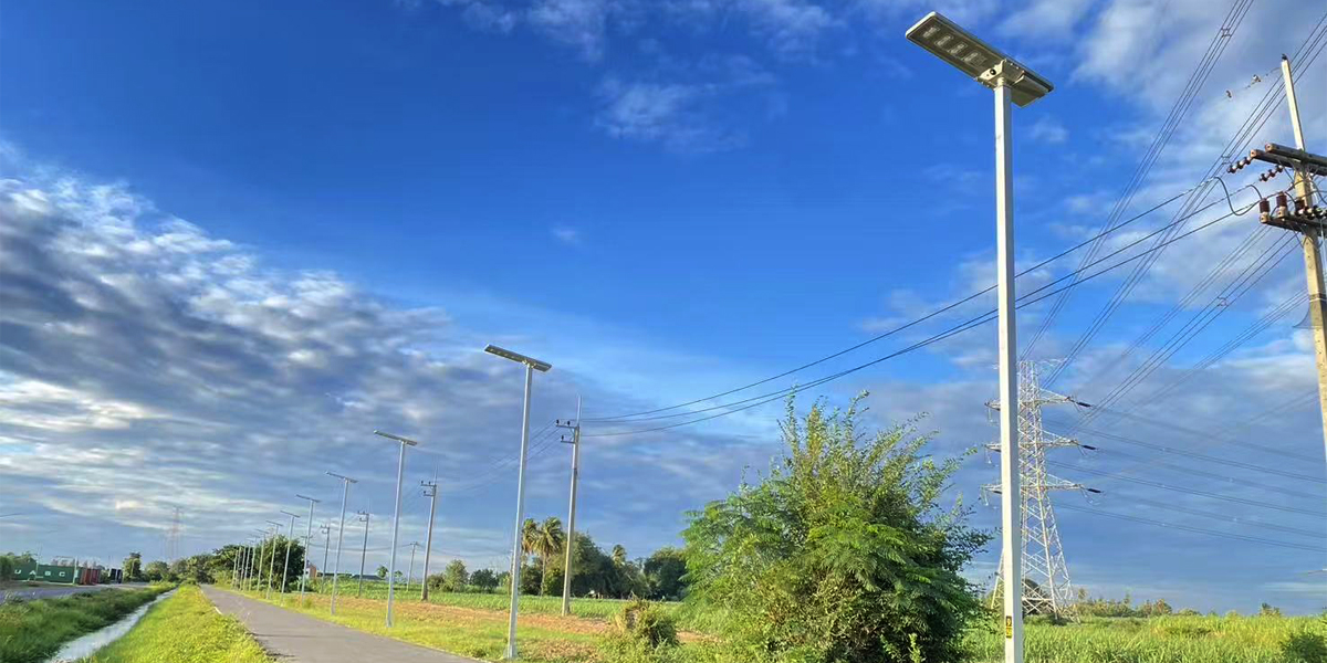Solway ASP-Plus-4 integrated solar street light implemented in a municipal project in Thailand.